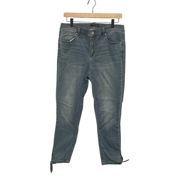 Ann Taylor The Skinny Crop Jeans Tie Ankles Size 10 Light Wash - Picture 1 of 9